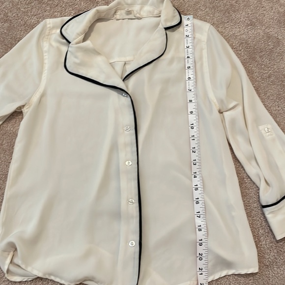 White shirt - Picture 7 of 7